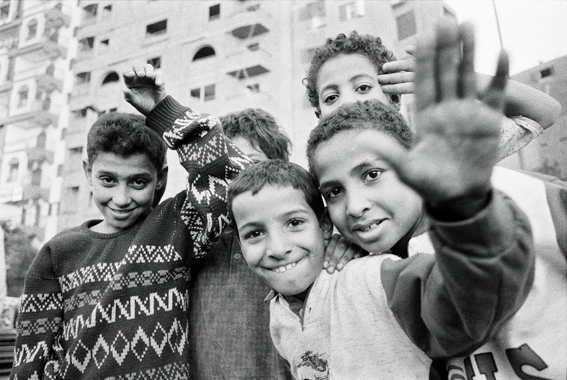 playingchildrennearbabzuwelia